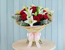 Букет цветов из:  Лилии и Розы в Правокубанском