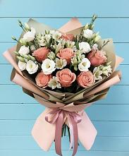 Букет цветов из:  Розы, Альстромерии и Лизиантусы в Правокубанском