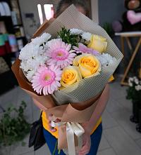 Букет цветов из:  Герберы, Розы и Хризантемы #REPLACE_PRED# Правокубанском