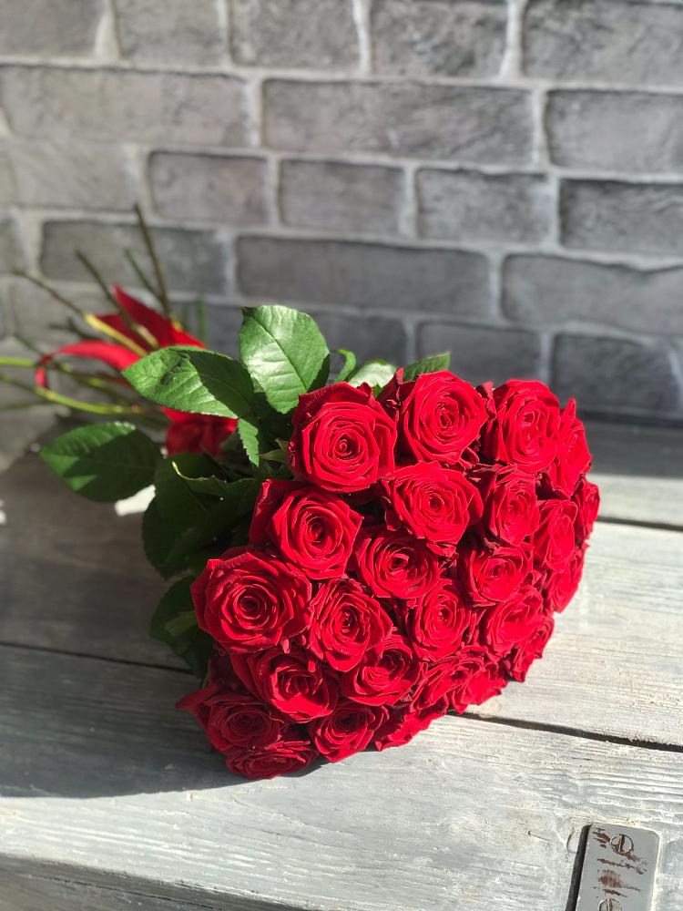 Букет Красные розы Фридом в Правокубанском