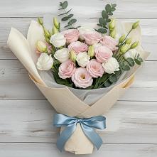 Букет цветов из:  Лизиантусы в Правокубанском