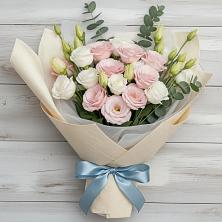 Букет цветов из:  Лизиантусы в Правокубанском