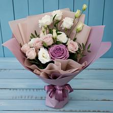 Букет цветов из:  Розы и Лизиантусы в Правокубанском