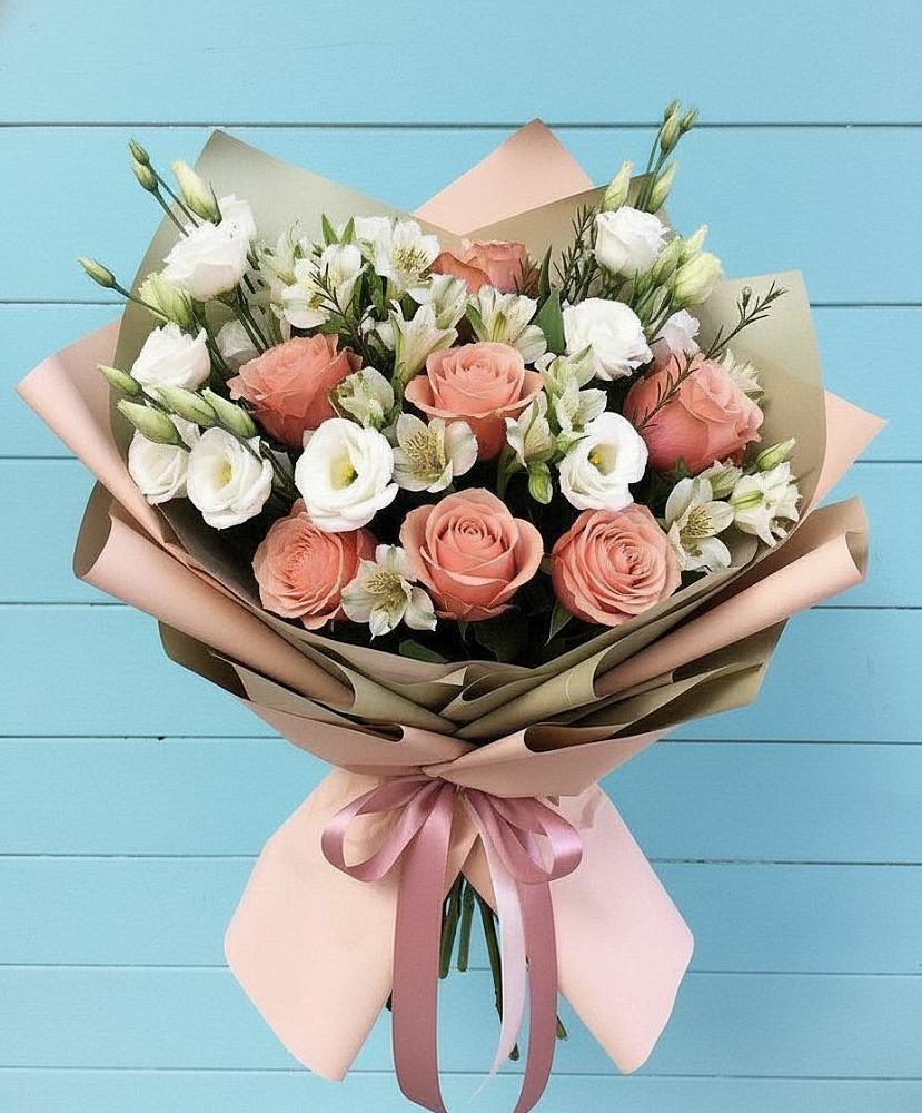 Букет цветов из: Розы, Альстромерии и Лизиантусы в Правокубанском