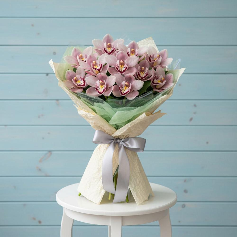 Букет цветов из: Орхидеи и Розы в Правокубанском