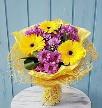 Букет цветов из:  Хризантемы и Герберы в Правокубанском