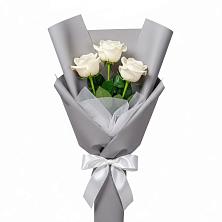 Букет 3 белые розы в Правокубанском