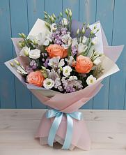 Букет цветов из:  Лизиантусы, Розы, Альстромерии и Гипсофила в Правокубанском