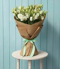 Букет цветов из:  Лизиантусы в Правокубанском