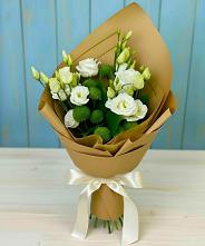 Букет цветов из:  Хризантемы и Лизиантусы #REPLACE_PRED# Правокубанском