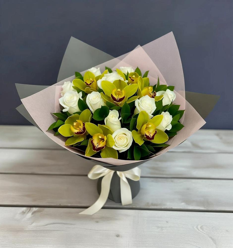 Букет цветов из: Орхидеи и Розы в Правокубанском