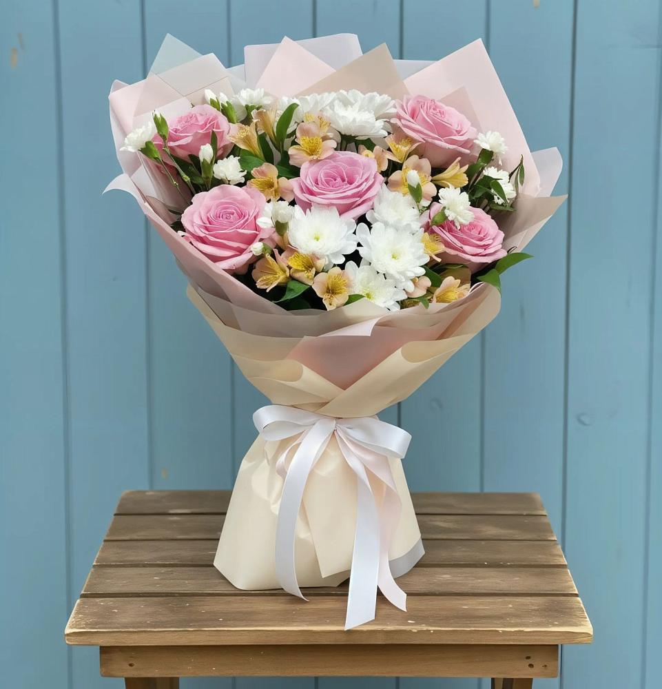 Букет цветов из: Гвоздики, Орхидеи и Розы в Правокубанском