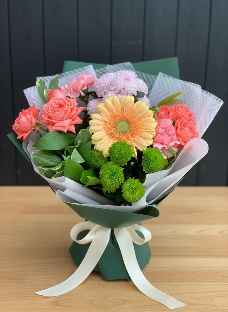 Букет цветов из: Гвоздики, Розы, Герберы и Хризантемы в Правокубанском