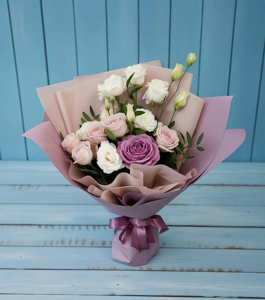 Букет цветов из: Розы и Лизиантусы в Правокубанском